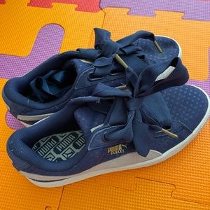 Puma Basket Women Shoes, size 8, New without Tag
